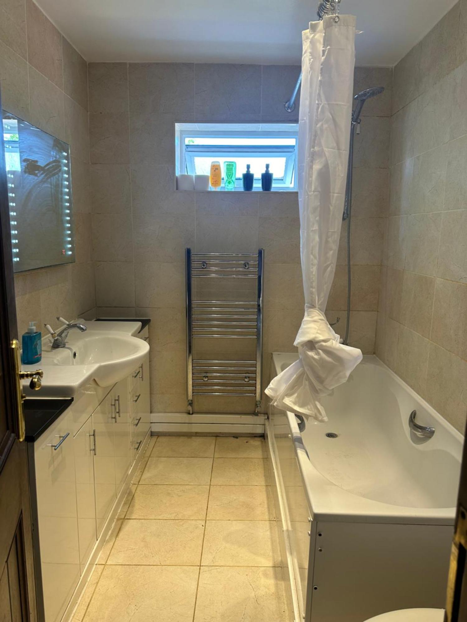 Leavesden Residence - Central - Cosy - Harry Potter واتفورد المظهر الخارجي الصورة